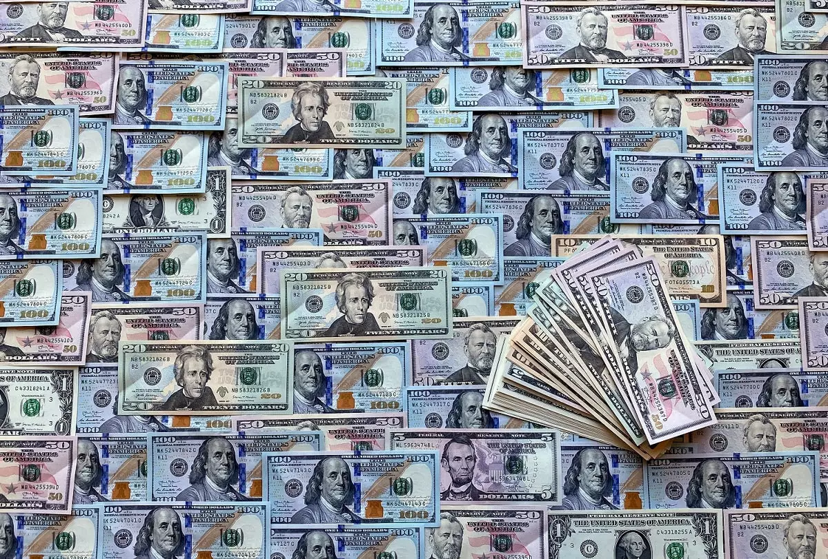 Заданным курсом: что происходит с долларом в Казахстане
