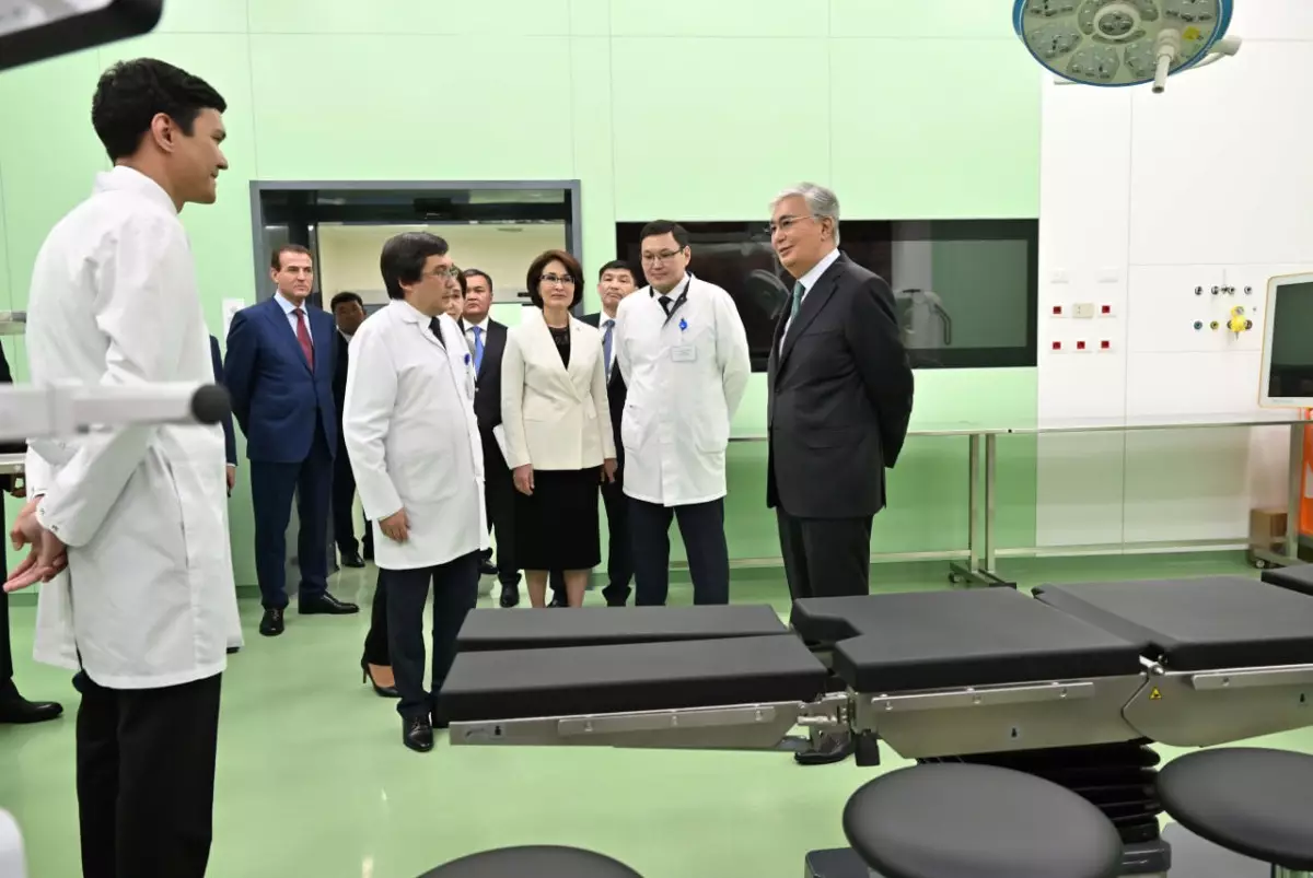 Президент ознакомился с ходом строительства нового корпуса Национального научного онкоцентра