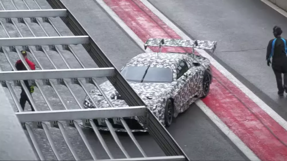 Новая гоночная Toyota GR GT3 2026 появилась на шпионском видео