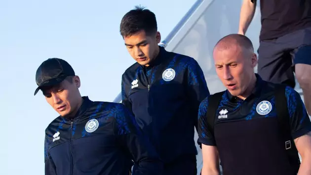 Сборная Казахстана по футболу прибыла в Армению