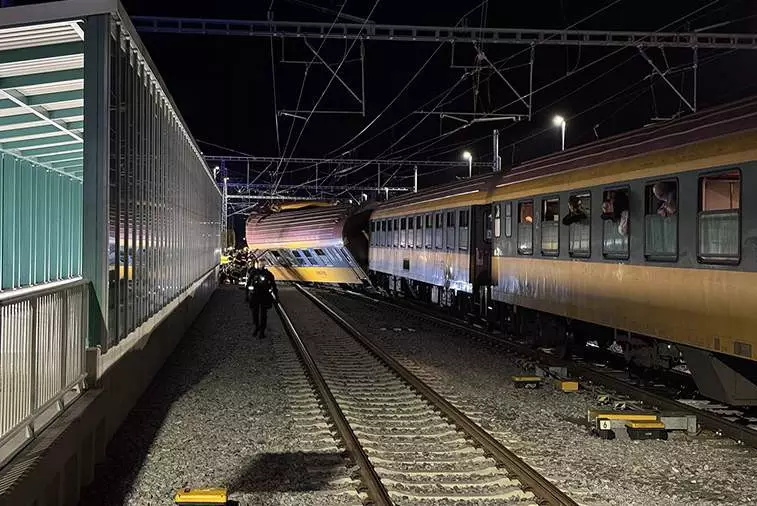Четыре человека погибли при столкновении поездов в Чехии