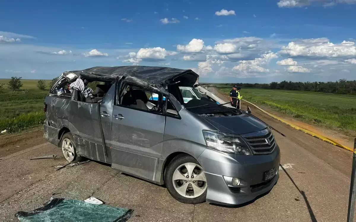 Ақтөбеден Ресейге шыққан көлік аударылып, 4 жолаушы оқиға орнында мерт болды