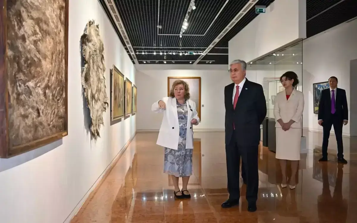 Токаев посетил выставку, посвященную 10-летию Национального музея