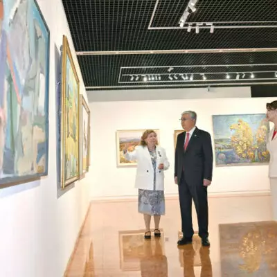 Президент посетил выставку в Национальном музее