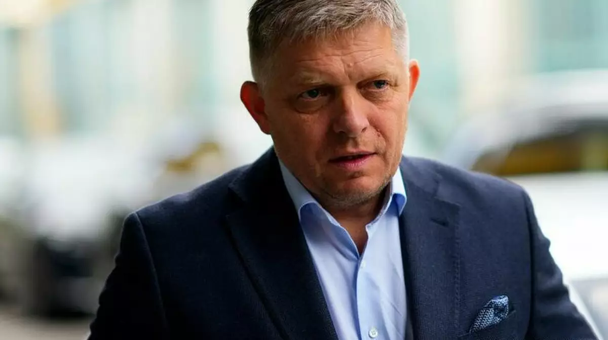 Словакия премьер-министрі өзін атқан адамды кешіріп, жұмысына оралады