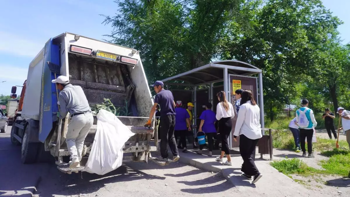 Более 40 тонн мусора убрали  аманатовцы Алматинской области