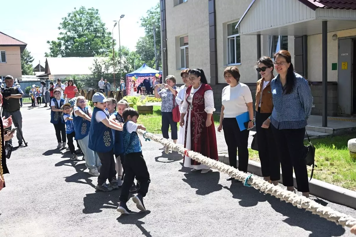 Этнолагерь и спортивные игры: как отдыхают летом алматинские школьники