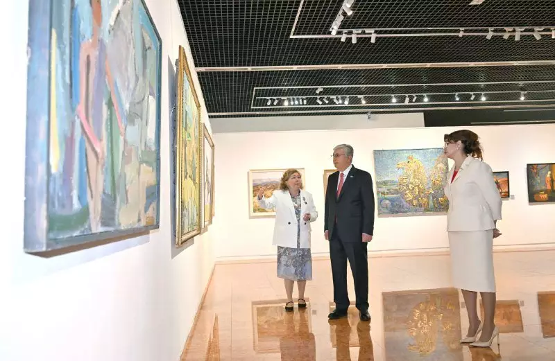 Оригинал картины «Прекрасная принцесса» показали Токаеву в Национальном музее