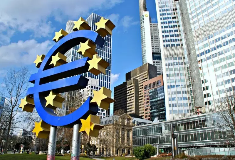 Европейский центробанк впервые за пять лет понизил ставки