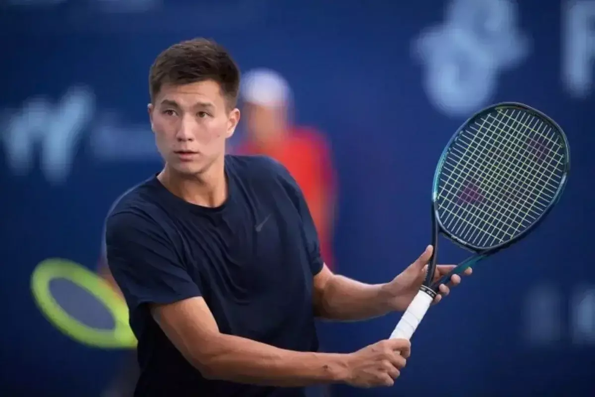 Казахстанские теннисисты одержали победы на турнирах в Великобритании и Тунисе