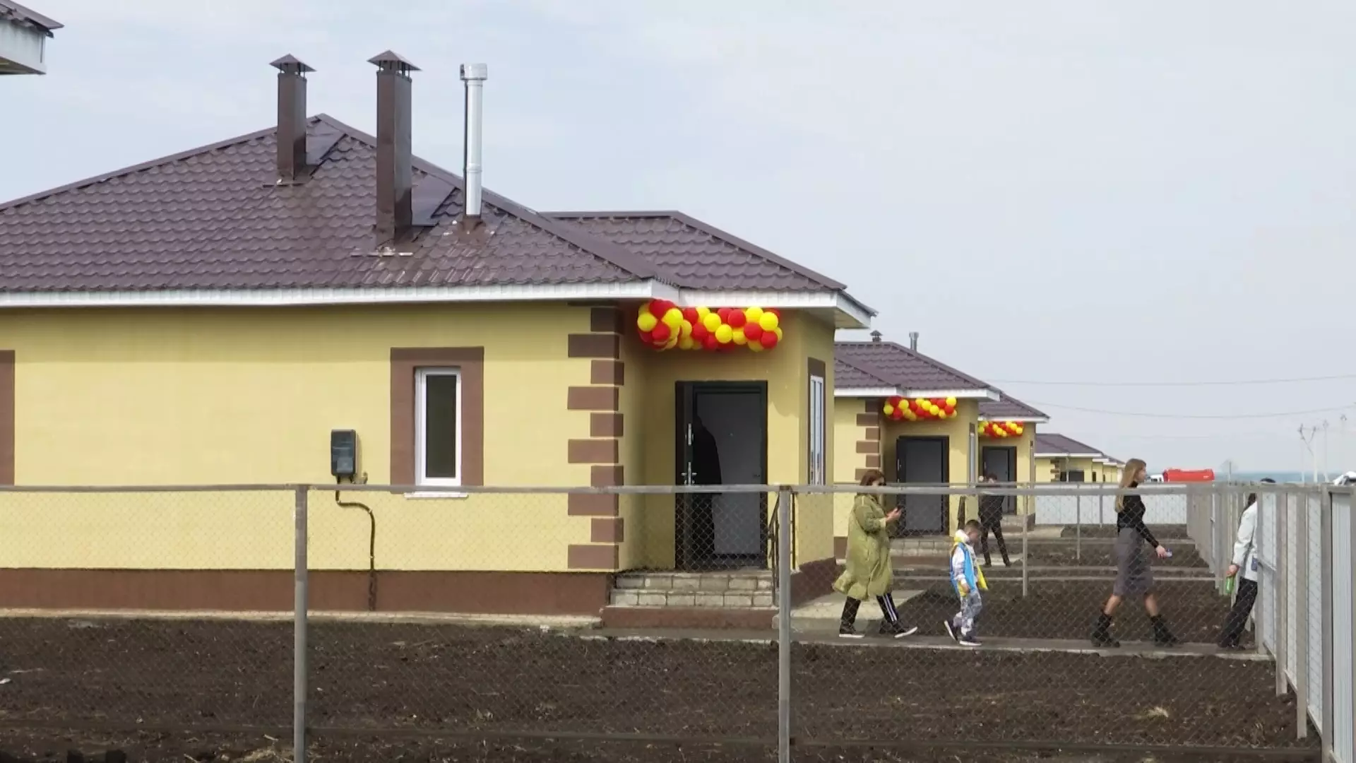 53 семьи, пострадавшие от паводка, получили ключи от новых домов в Петропавловске