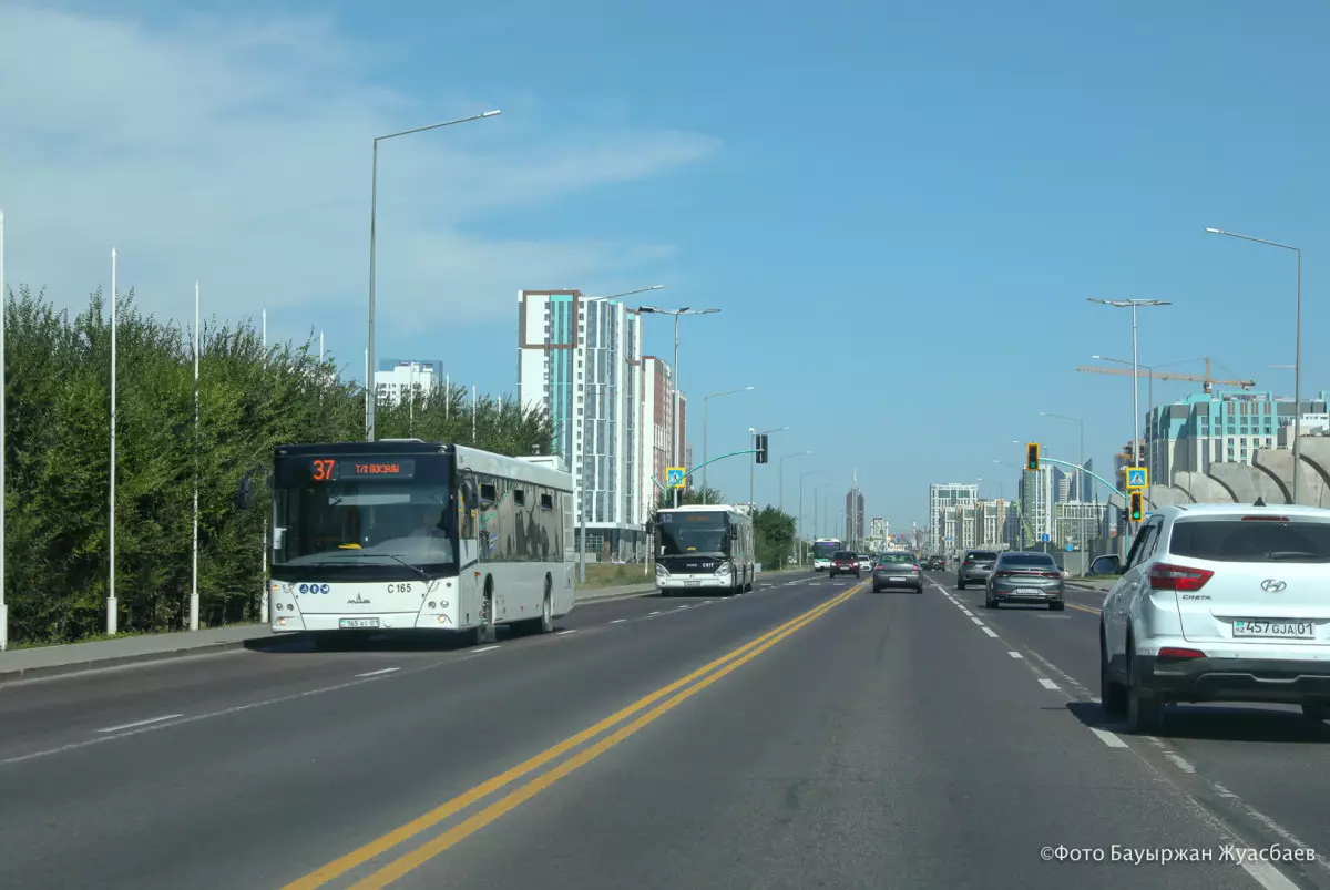 Несколько автобусных маршрутов в Астане изменили свое движение