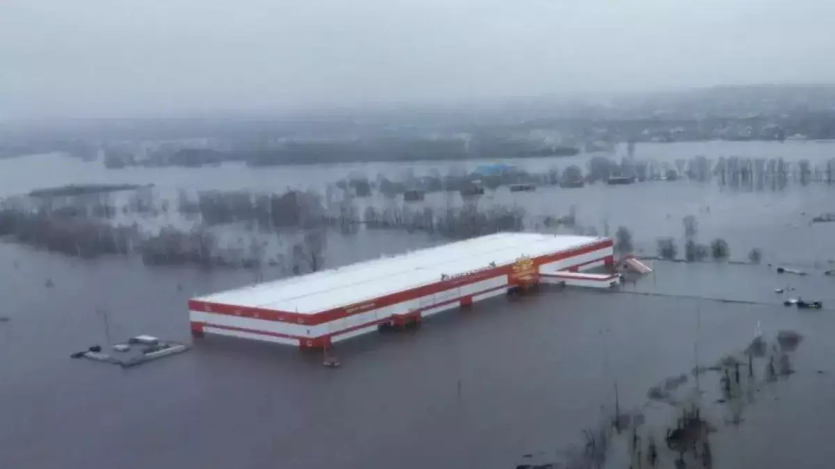 В Костанае акимат отказался выплачивать компенсацию супермаркету, затопленному паводками 