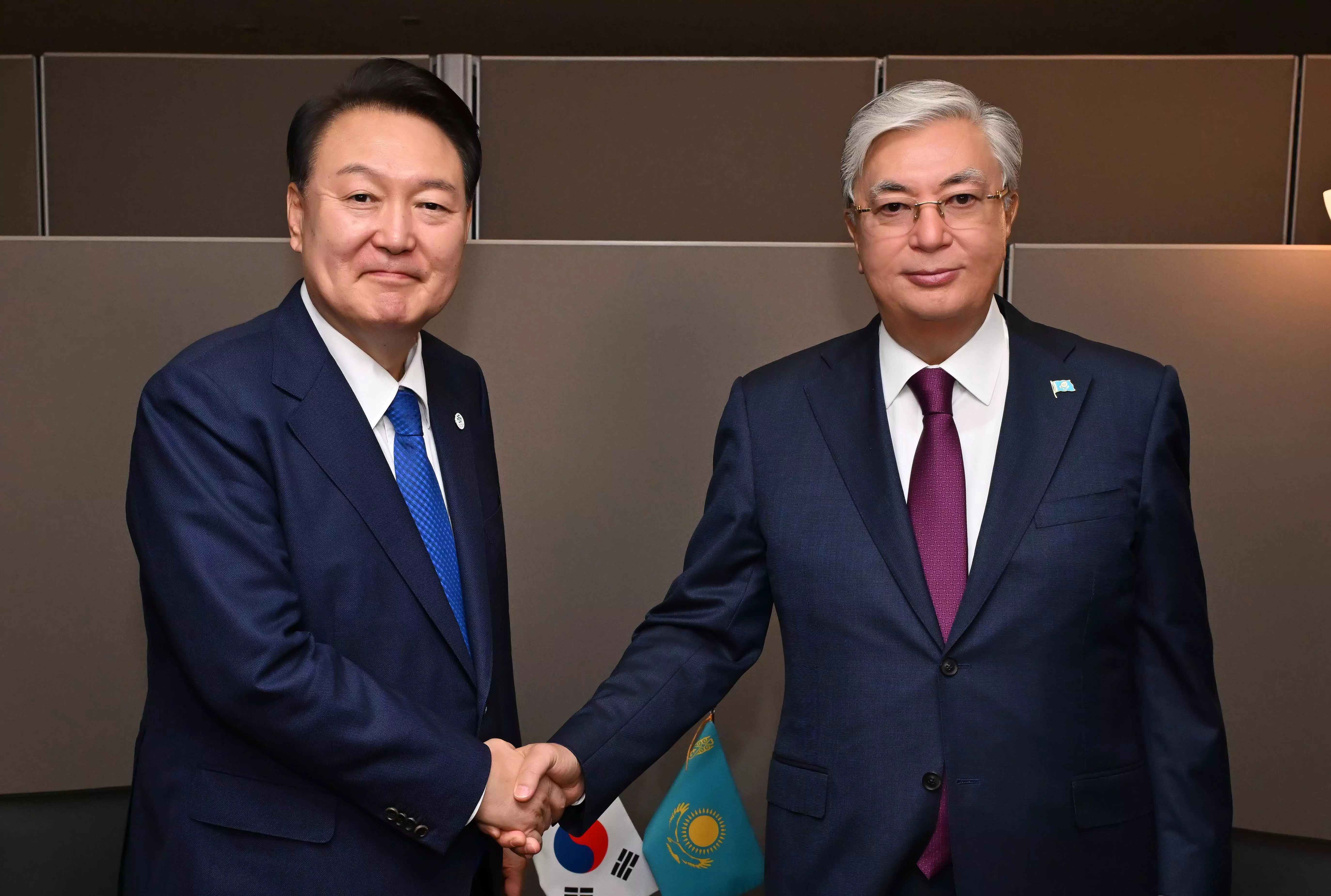 Токаев пригласил президента Кореи в Казахстан