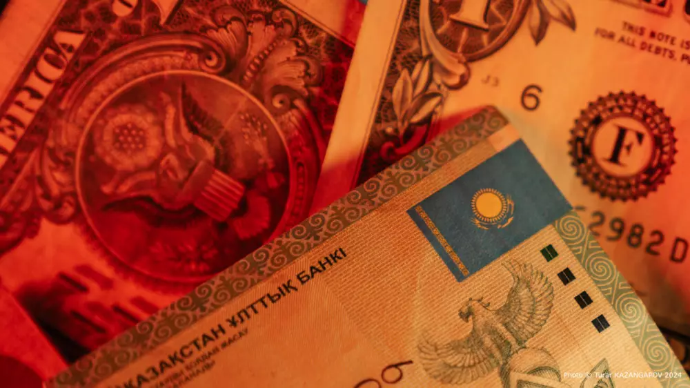 Валютные "качели": курс доллара в Казахстане снова растет