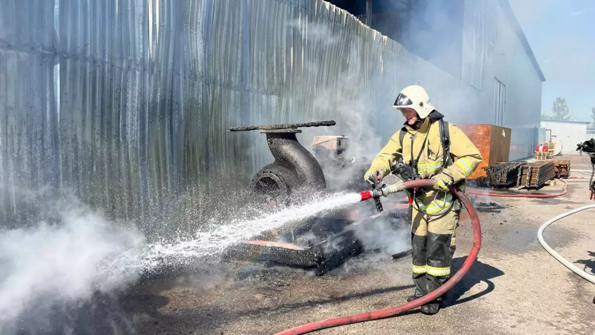 Пожарные силы Алматы ликвидировали возгорание в Жетысуском районе