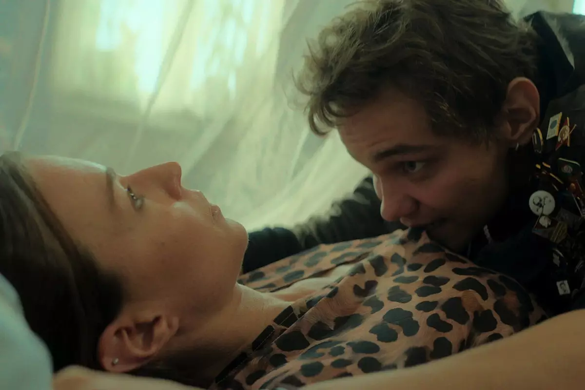 Слава Копейкин рассказал о съемках интимных сцен в сериале «На автомате»