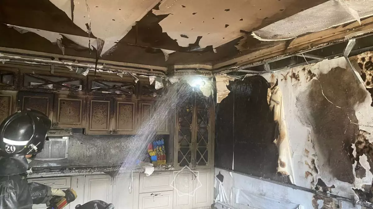 Сильный пожар потушили огнеборцы Актюбинской области