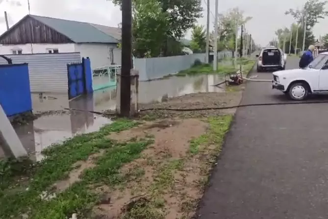 Из подтопленных домов в Акмолинской области полностью откачали воду