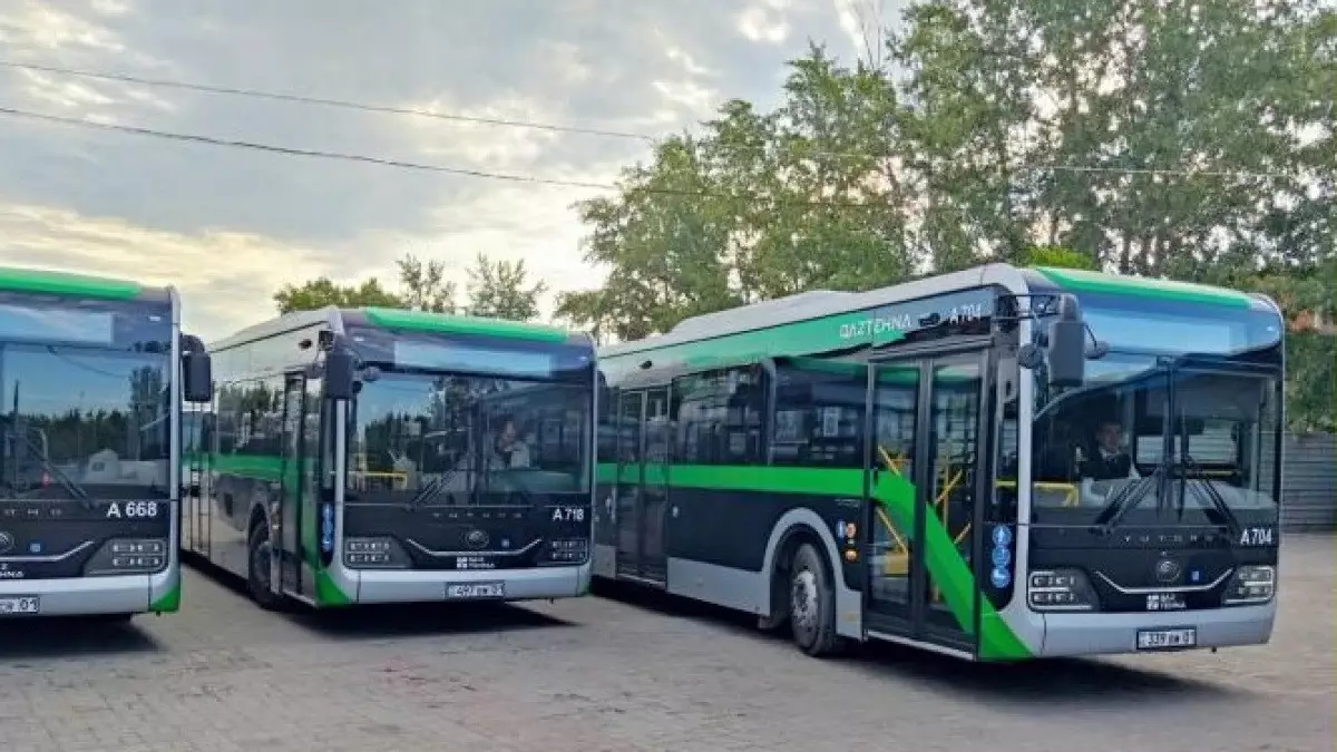 Астанада бүгіннен бастап түнгі бағдардағы автобустар іске қосылады