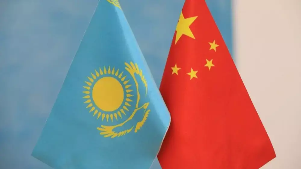 Китай временно закроет автомобильные пункты пропуска с Казахстаном