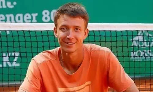 Теннисист из Казахстана стал чемпионом турнира в Тунисе