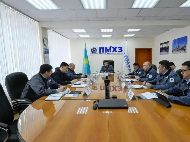 Глава «КазМунайГаз» проверил работу Павлодарского НХЗ