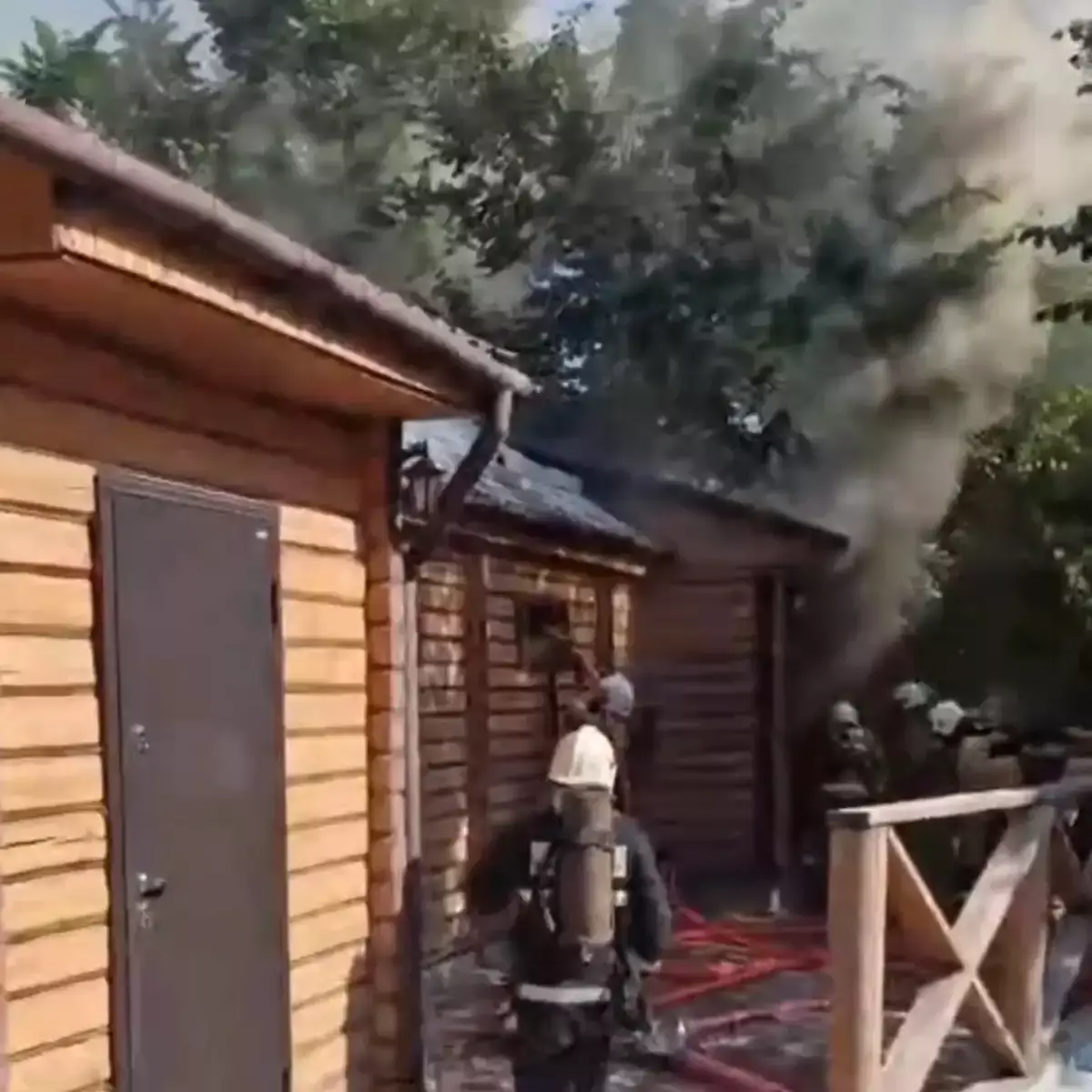 В Алматы произошел пожар в элитном банном комплексе