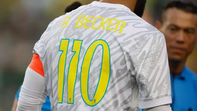 Вратарь сборной Бразилии сыграл под необычным номером перед Кубком Америки