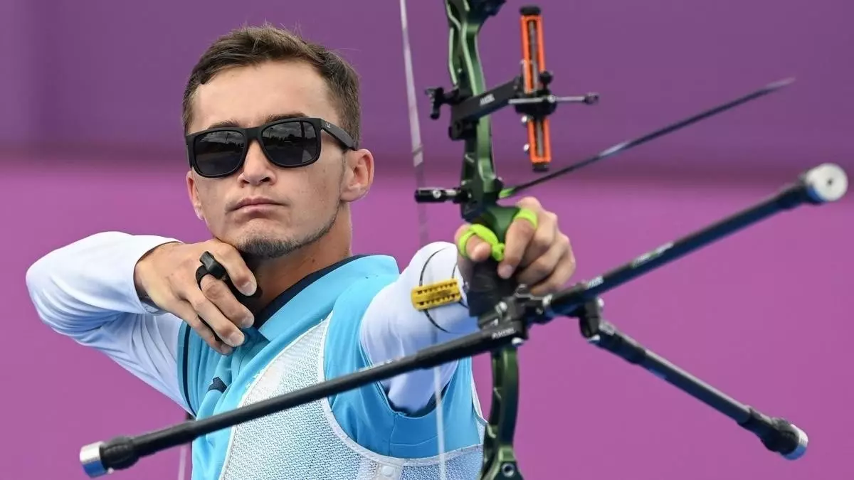Лучник Ильфат Абдуллин завоевал серебро на Кубке Азии