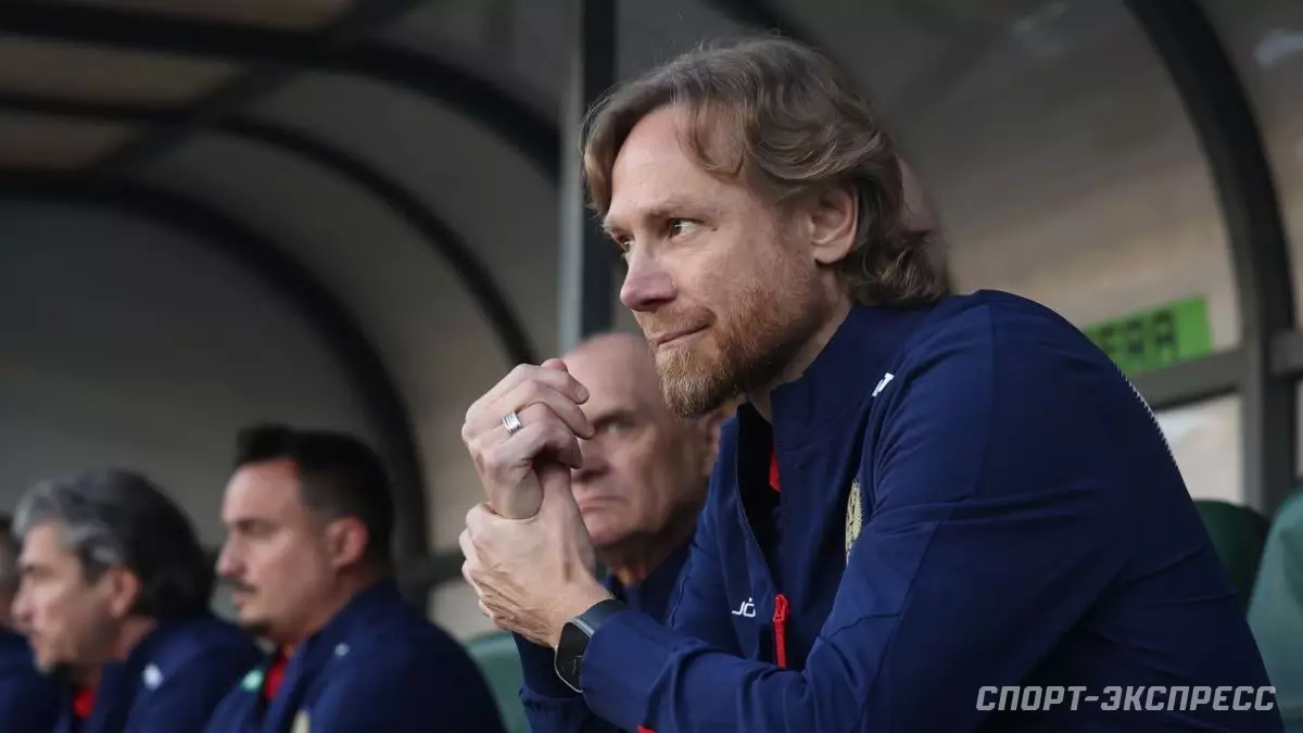 Главный тренер Карпин не исключил уход из сборной России этим летом