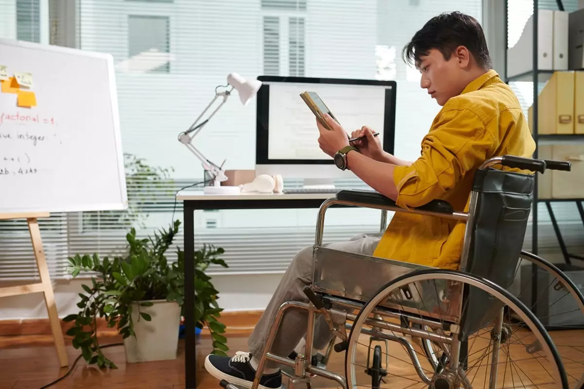 Равное общество: как людям с инвалидностью найти работу в Алматы