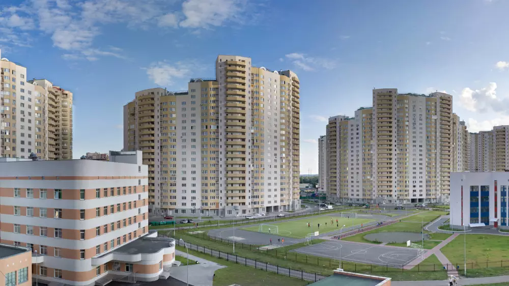 Как изменились цены на аренду и продажу квартир за год в Казахстане