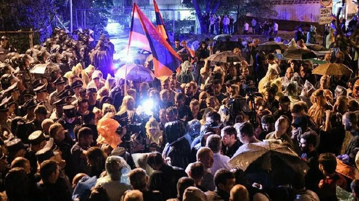 Армения оппозициясы 4 күндік наразылық акциясын жариялады
