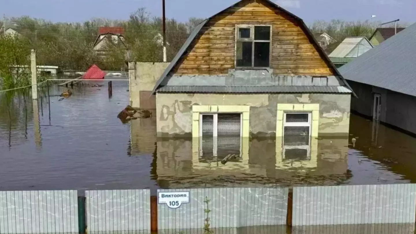 Паводки в Казахстане: более двух тысяч домов остаются под водой