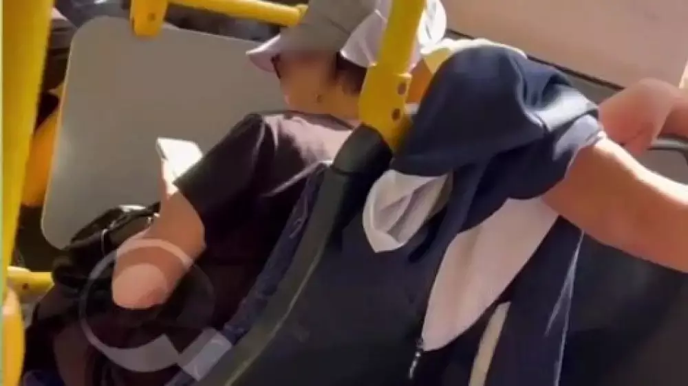 Алматылық автобуста видеоға түсіп қалған қалта ұрысы ұсталды
