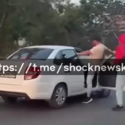 &#8220;Пинали ногами&#8221;: жестокое избиение на дороге попало на видео в Алматы
