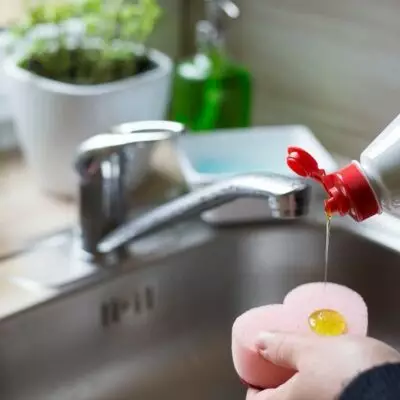 11 предметов, которые лучше всего мыть жидкостью для посуды: советы клинеров