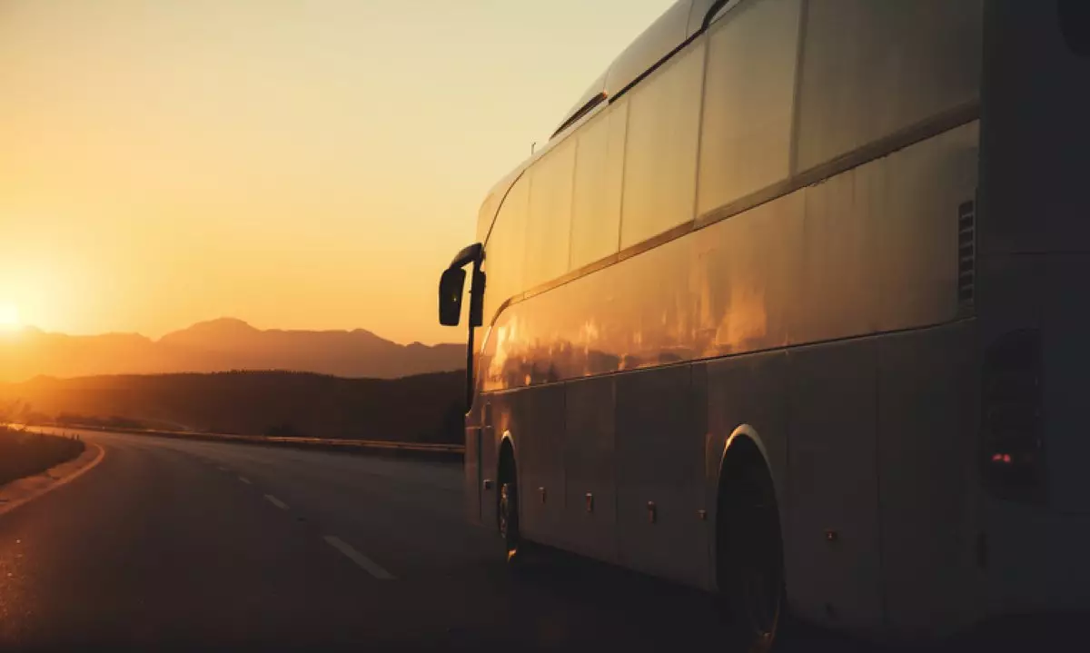 Пассажирский автобус с поддельными номерами задержали на юге Казахстана (ВИДЕО)