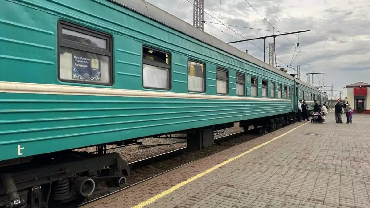 Когда казахстанские поезда перестанут опаздывать? Ответ министра транспорта (ВИДЕО)