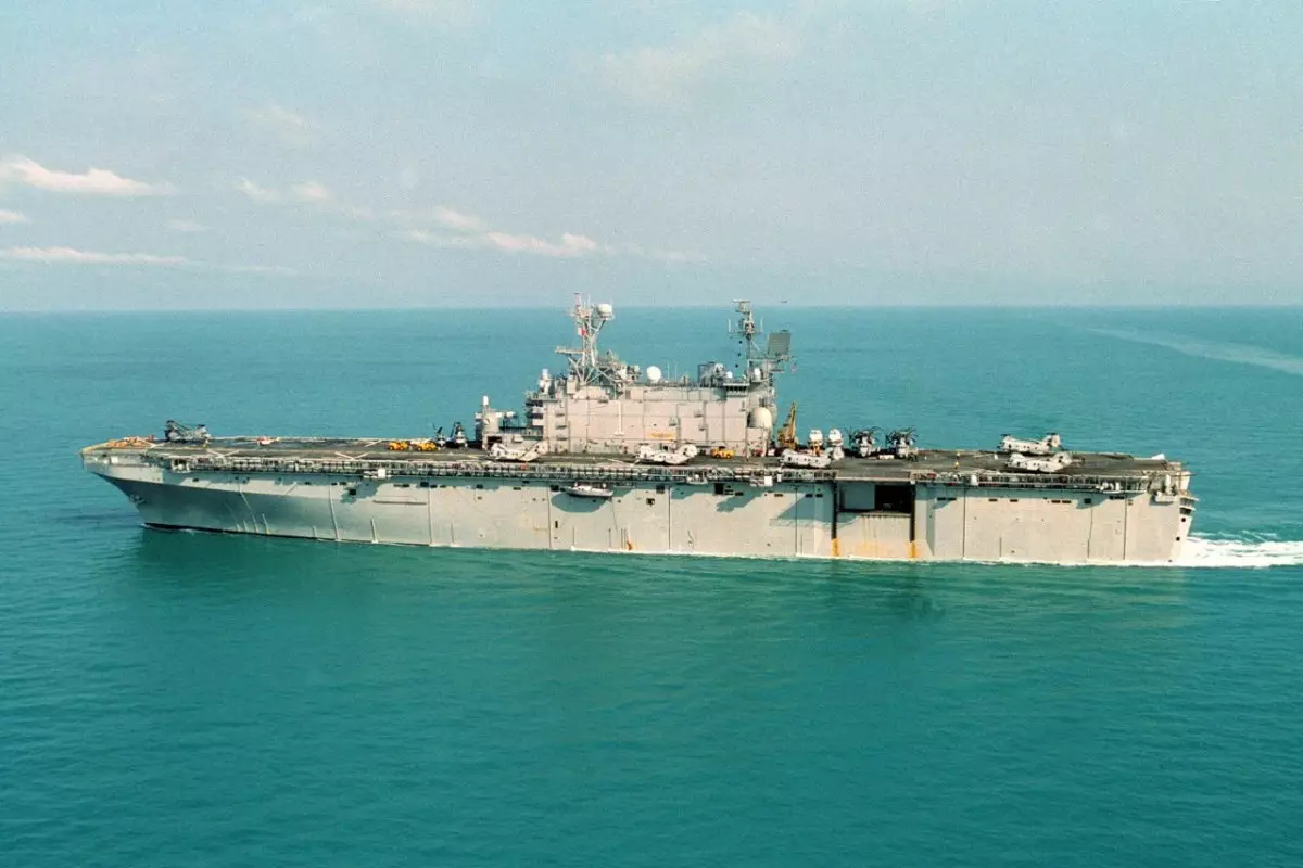 ВМФ США потопит крупный десантный корабль во время учений