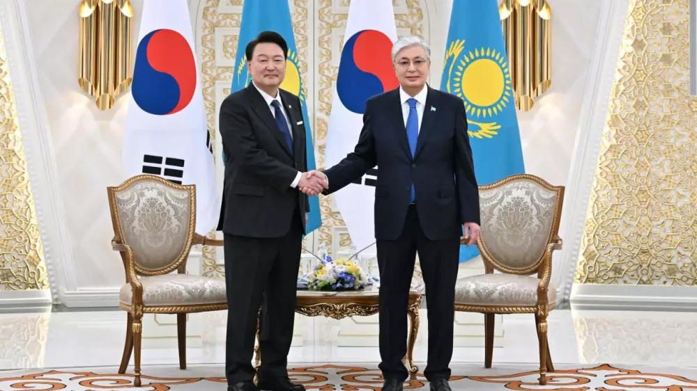 Токаев назвал историческим визит президента Кореи в Казахстан