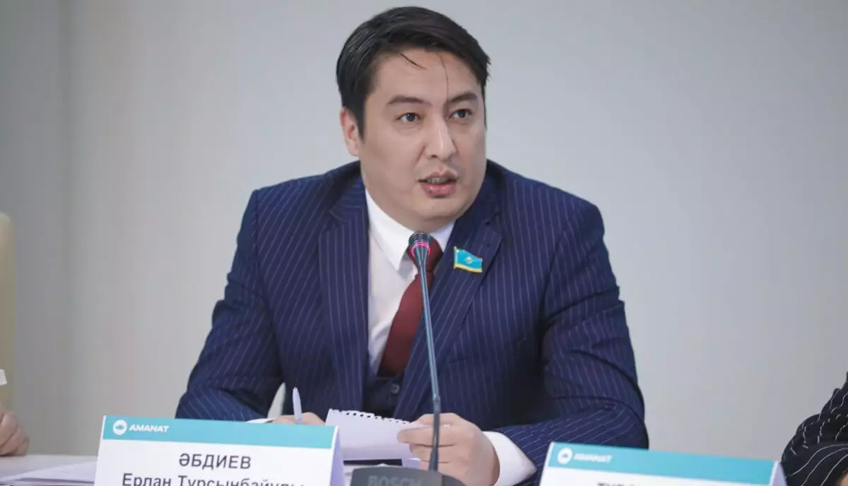 Сыты по горло – депутат Ерлан Абдиев заявил, что госорганы игнорируют проблемы инвалидов
