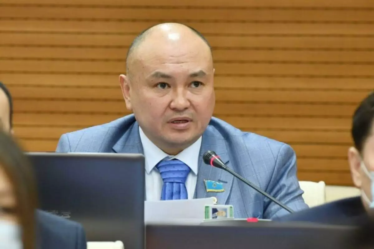"Есть внешние силы": депутат Саиров рассказал о петиции против пропаганды ЛГБТ