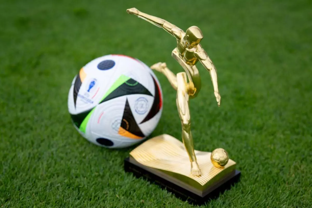 Похож на Криштиану: УЕФА представил награду лучшему бомбардиру ЕВРО-2024
