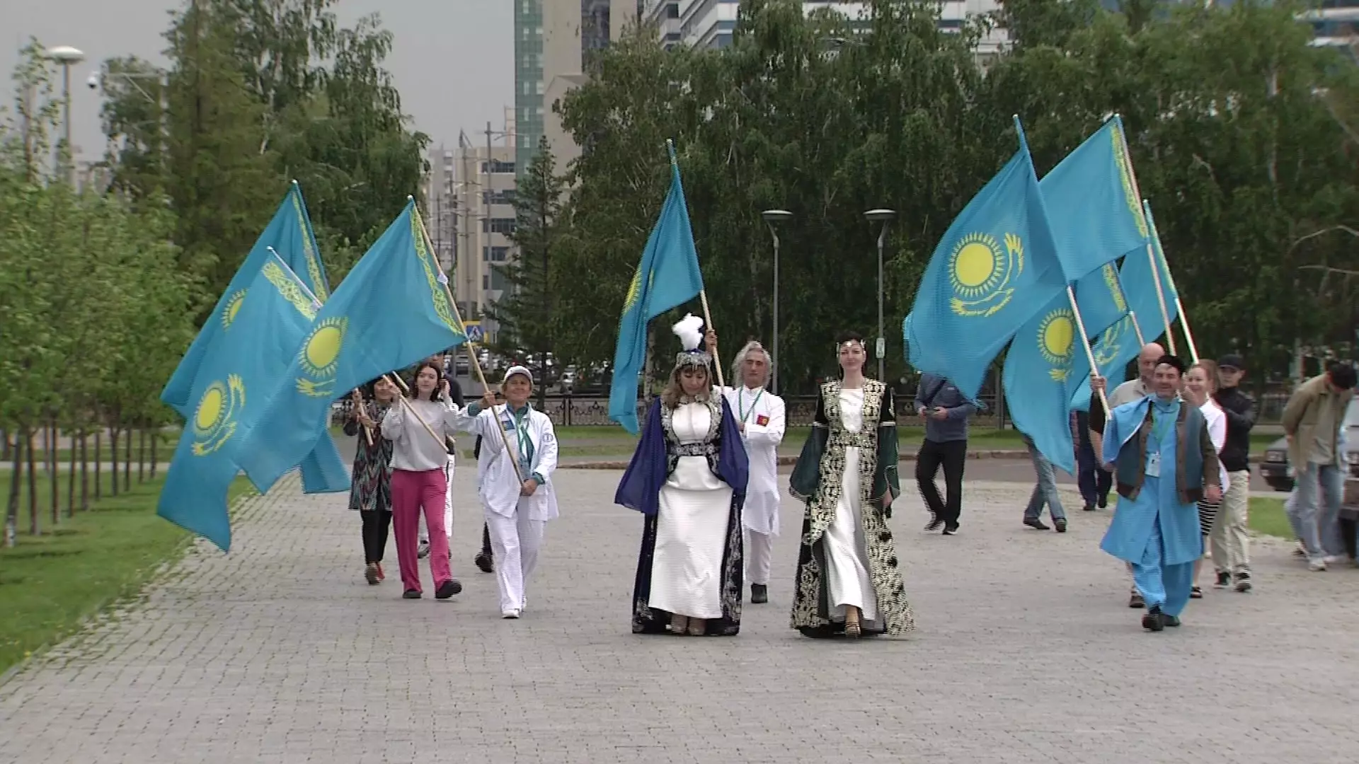 Караван Мира и Согласия: участники торжественно отправились в Кыргызстан из Астаны