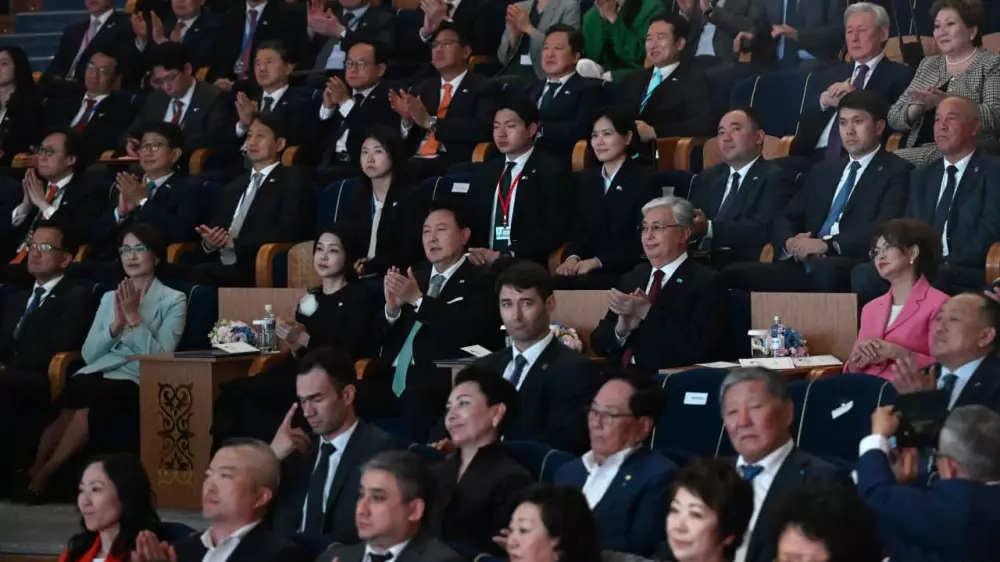 Президенты Казахстана и Южной Кореи посетили гала-концерт в Астане