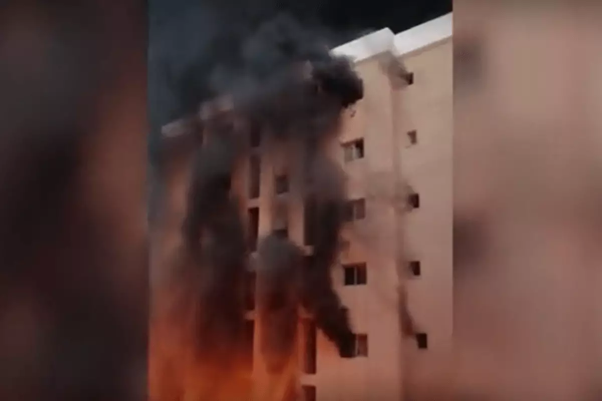 Не менее 49 человек погибли при пожаре в жилом здании на юге Кувейта (ВИДЕО)