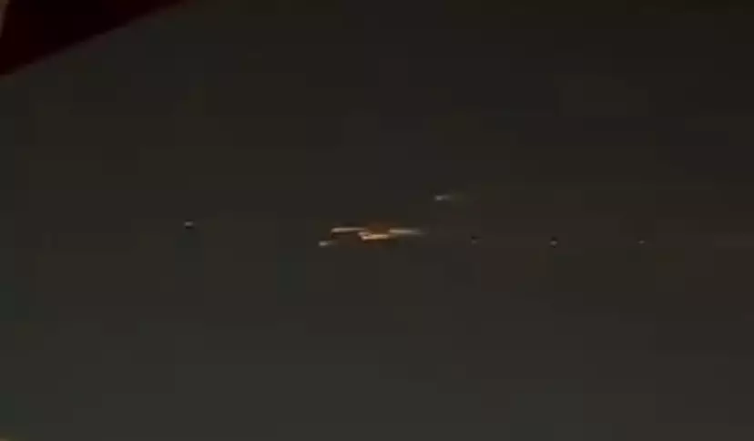 Метеорит или НЛО? Казнет обсуждает неопознанный объект в ночном небе Алматы