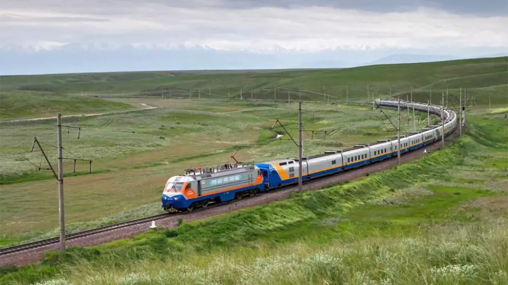 Отдых в Казахстане: как добраться на поезде до Балхаша